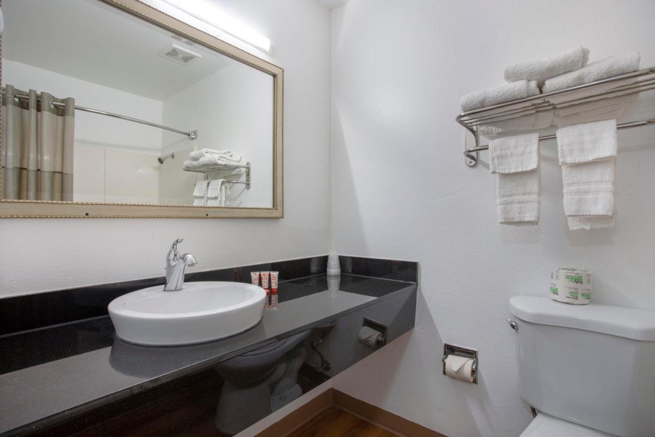 | OYO Hotel Palmdale - Antelope Valley