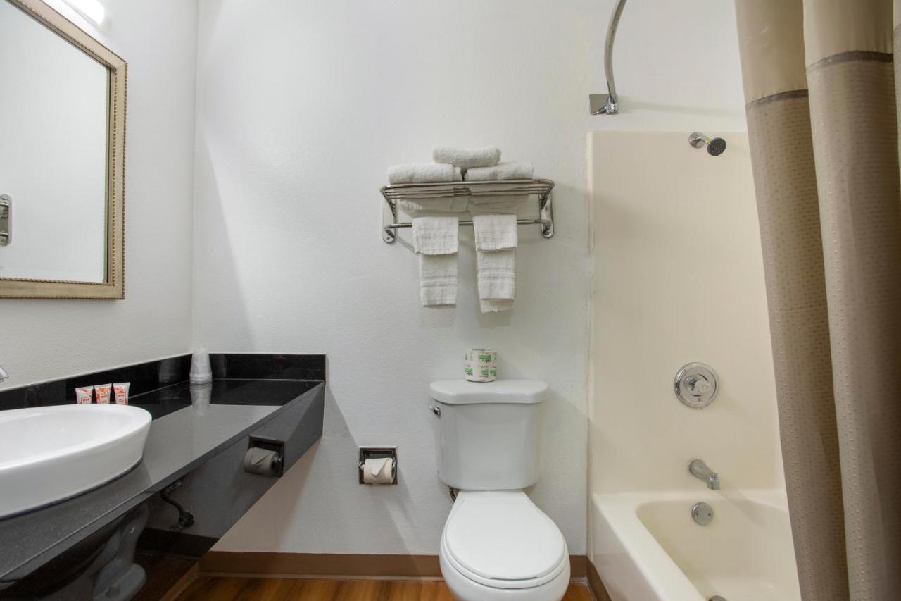 | OYO Hotel Palmdale - Antelope Valley
