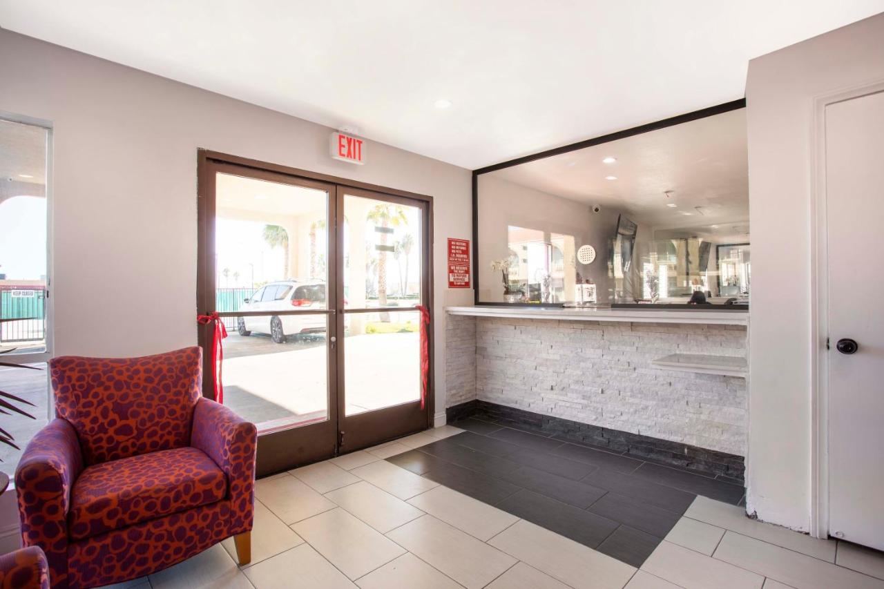 | OYO Hotel Palmdale - Antelope Valley