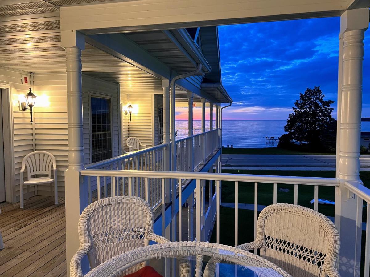 | Bay Breeze Resort