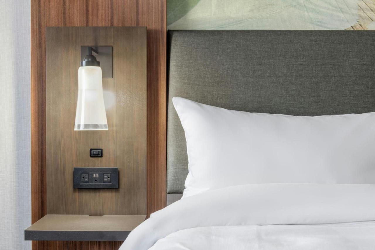 | Madison Marriott West