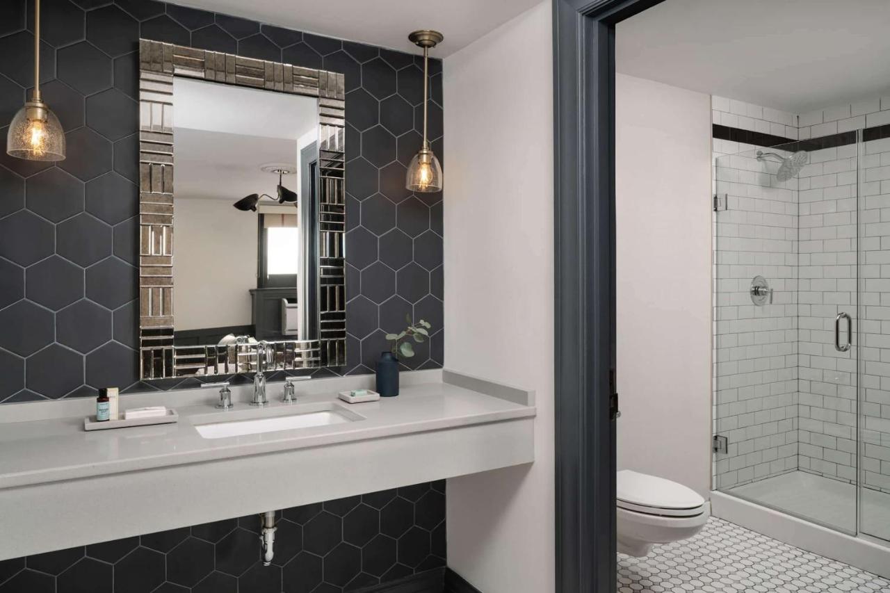 Deluxe King Room, Mobility, Accessible, Non-Smoking at Hotel Morgan a Wyndham Hotel