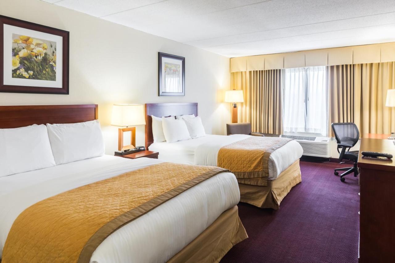 Queen Room with Two Queen Beds - Disability Access/Non-Smoking at Clarion Hotel Somerset - New Brunswick