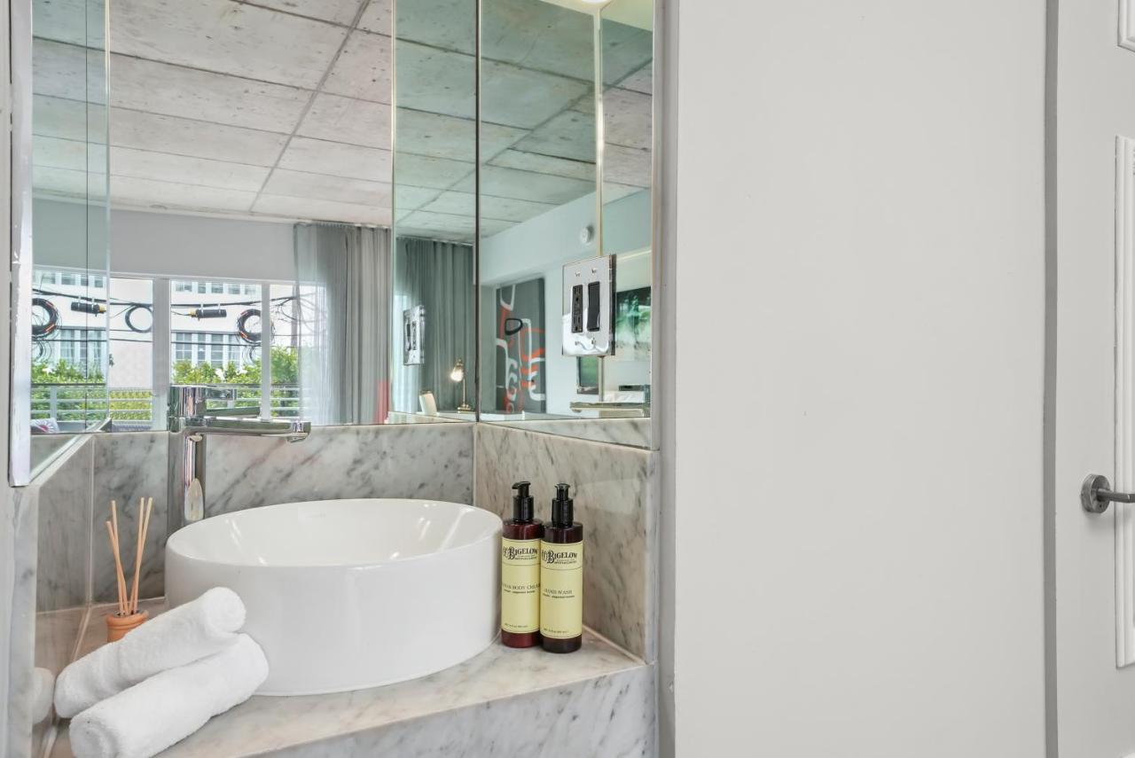 King Room with Balcony at Riviera Hotel South Beach