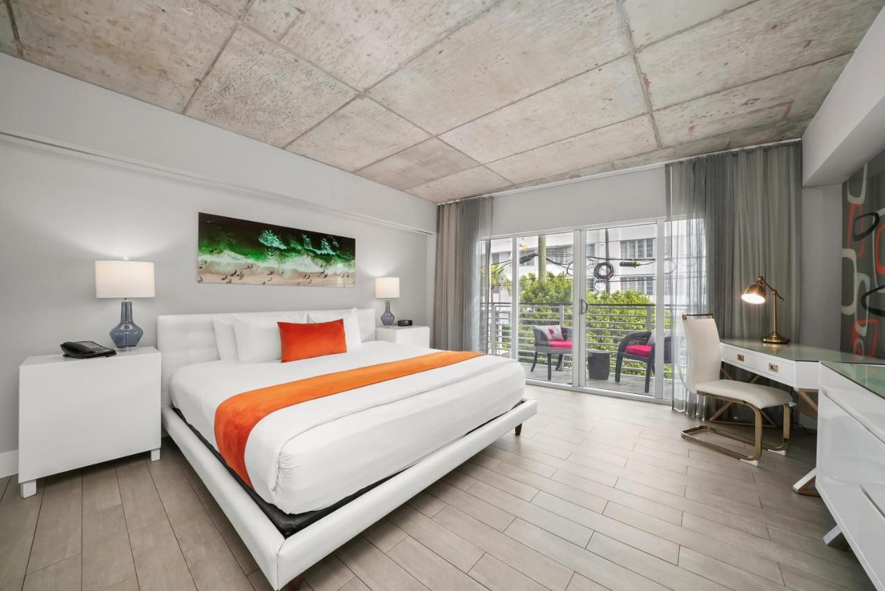 King Room with Balcony at Riviera Hotel South Beach
