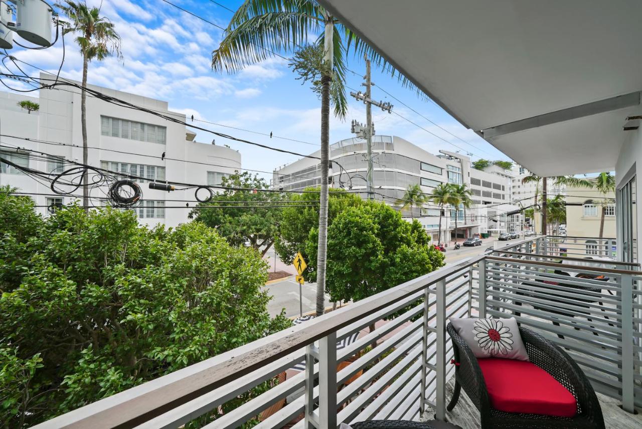 King Room with Balcony at Riviera Hotel South Beach