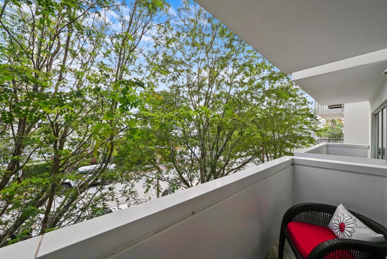 Deluxe Double Room with Balcony at Riviera Hotel South Beach