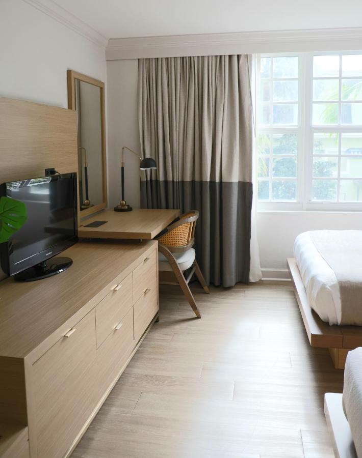Executive Tower Double Queen at Riverside Hotel