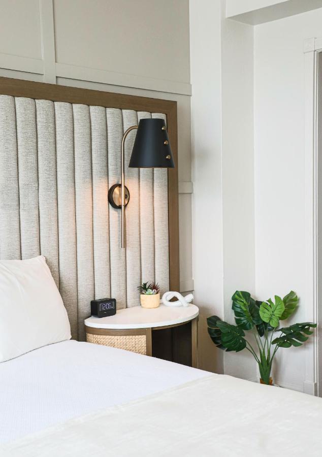 Classic Guest Room at Riverside Hotel