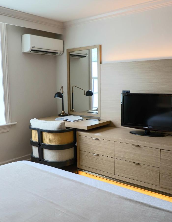 Classic Guest Room at Riverside Hotel