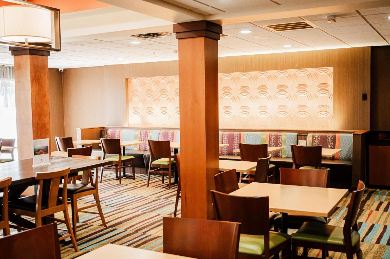 | Fairfield Inn & Suites by Marriott Russellville