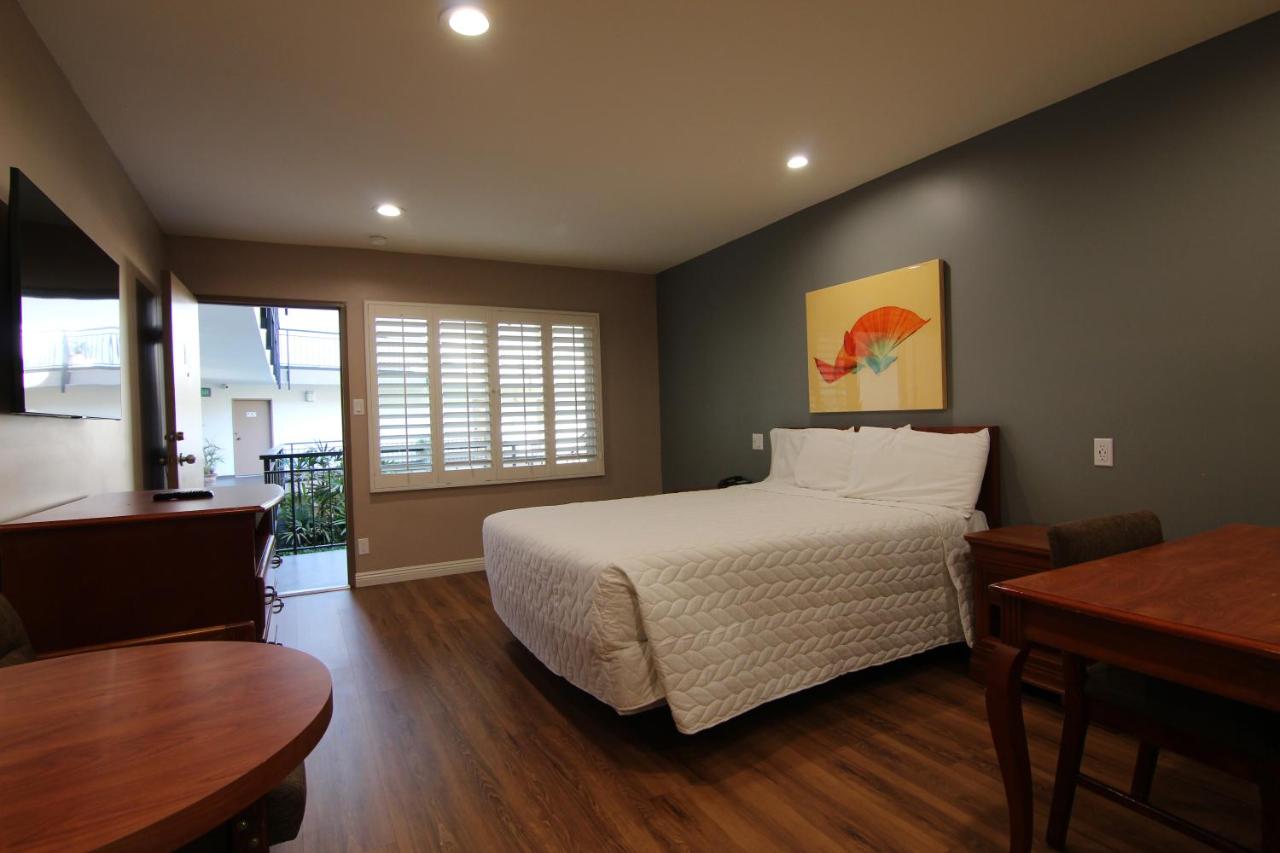 | Dunes Inn - Wilshire