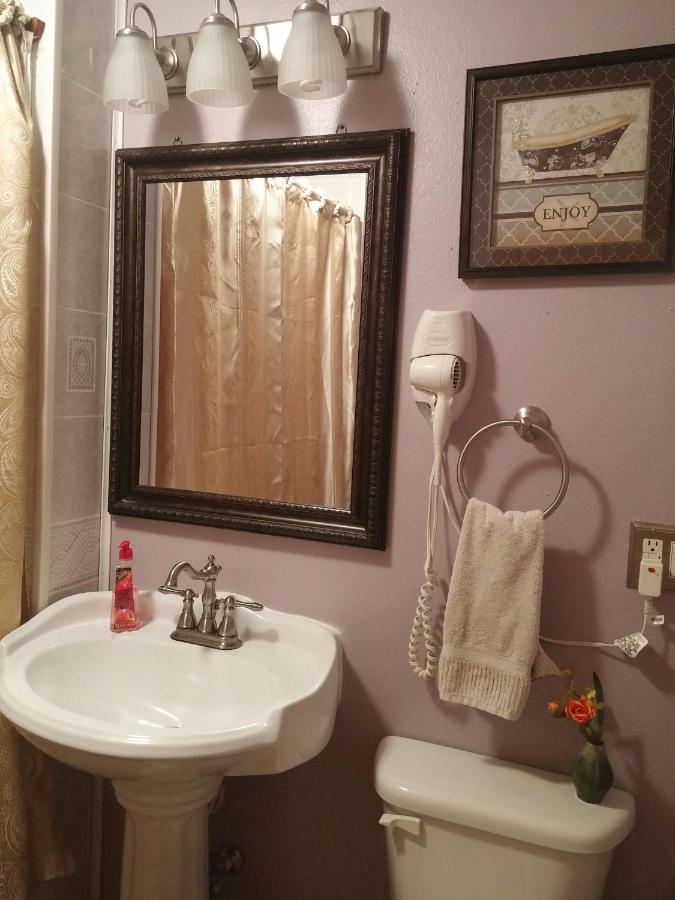 | A Hyde Away Inn B&B
