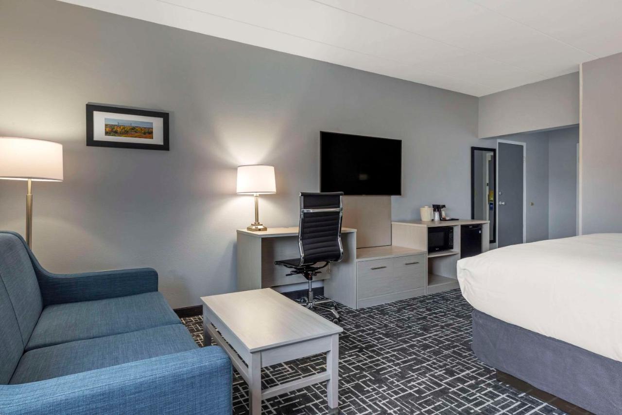 | Comfort Inn Hyannis - Cape Cod