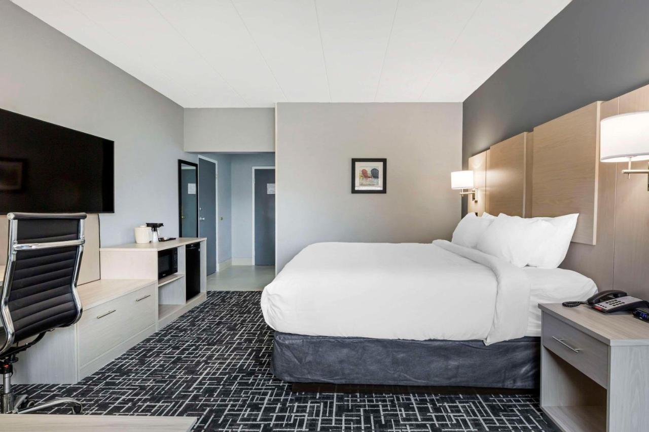 | Comfort Inn Hyannis - Cape Cod