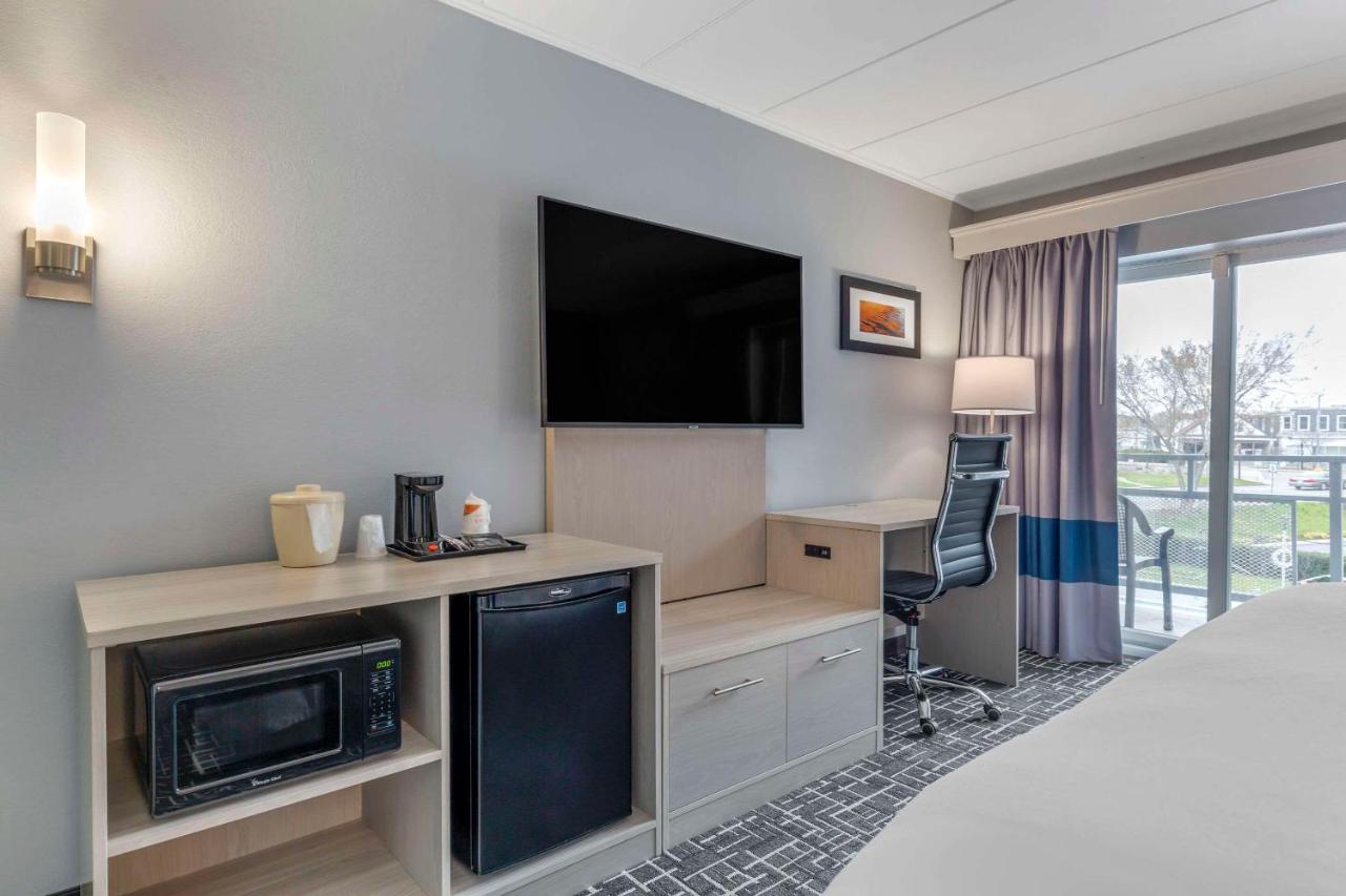 | Comfort Inn Hyannis - Cape Cod