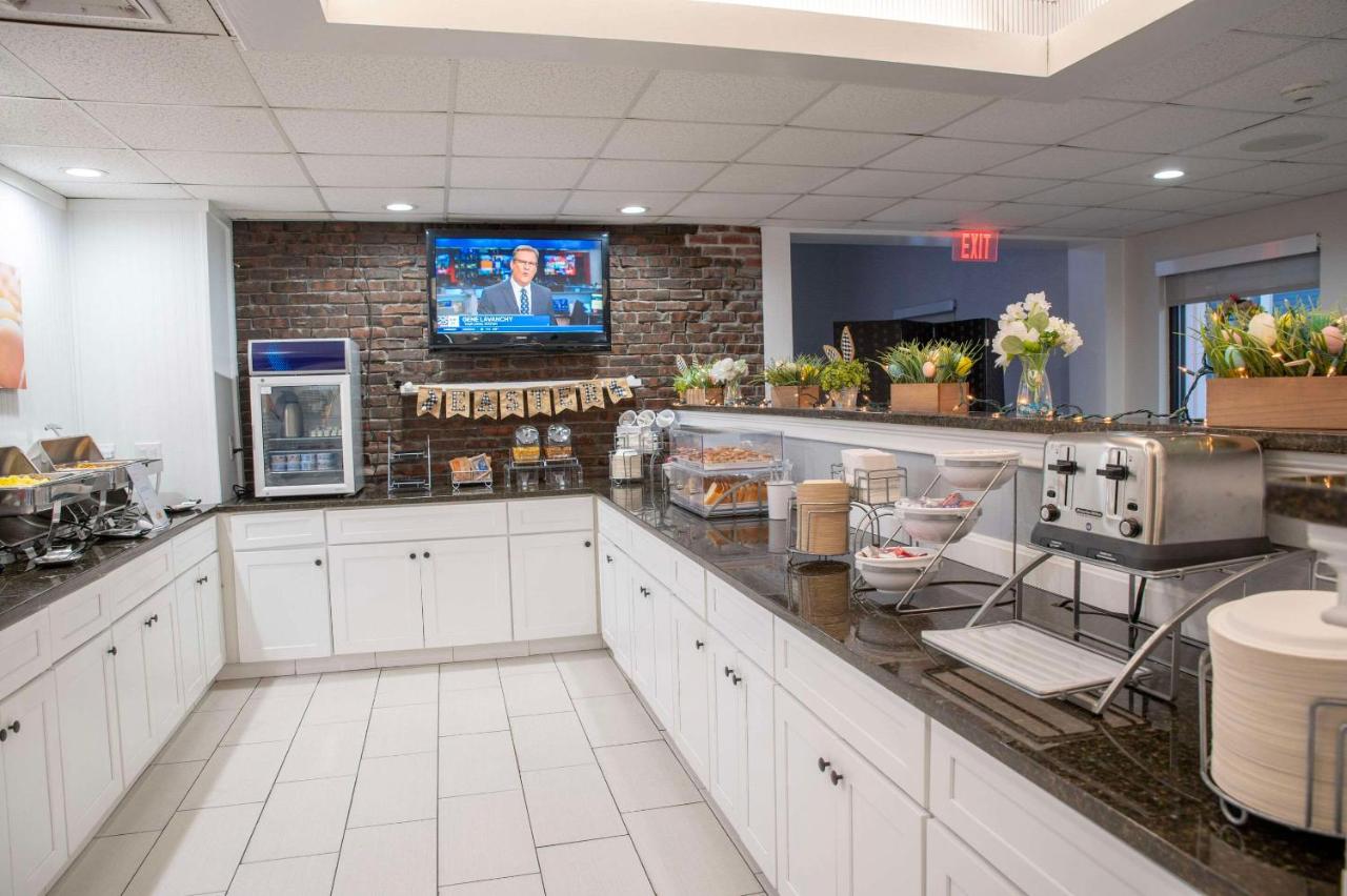 | Comfort Inn Hyannis - Cape Cod