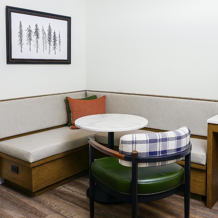 | The Woodrose- NEWLY RENOVATED