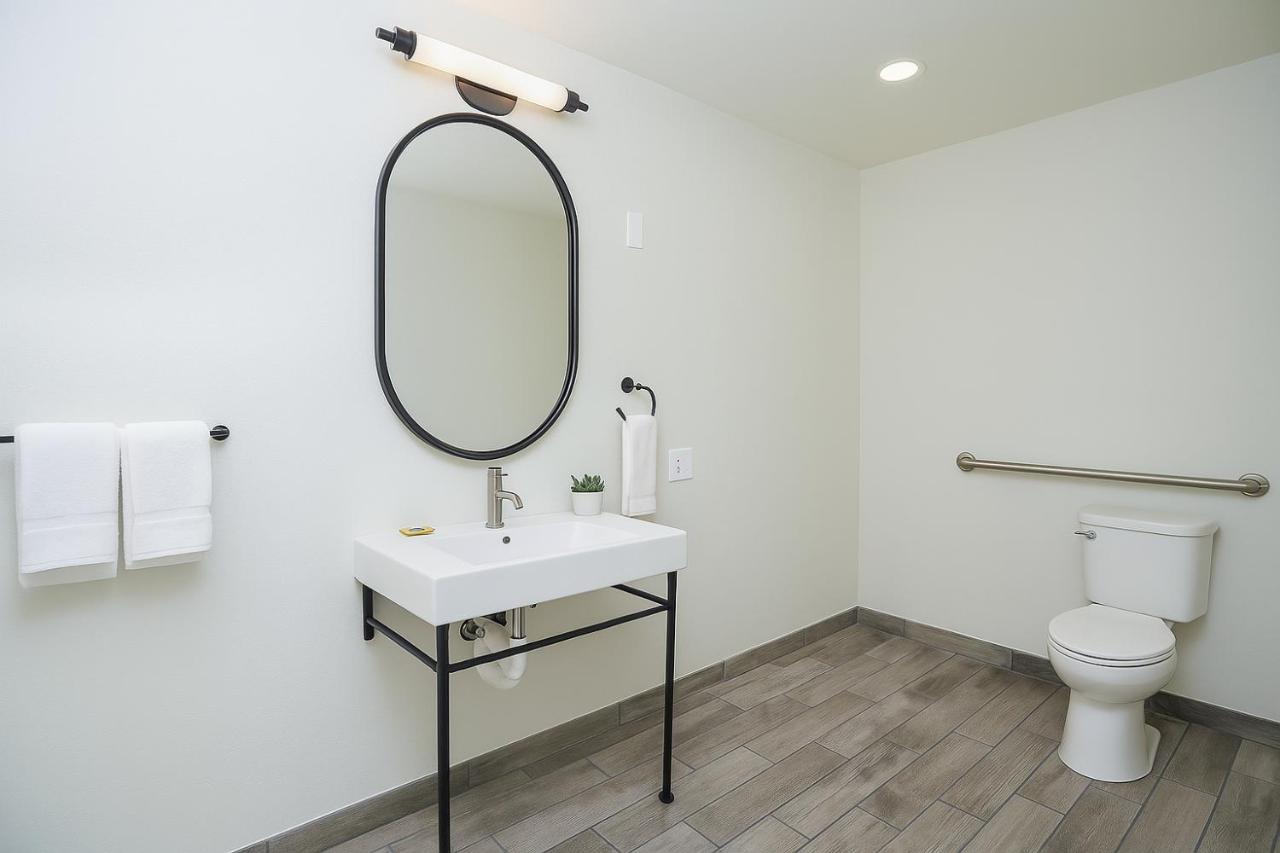 | The Woodrose- NEWLY RENOVATED