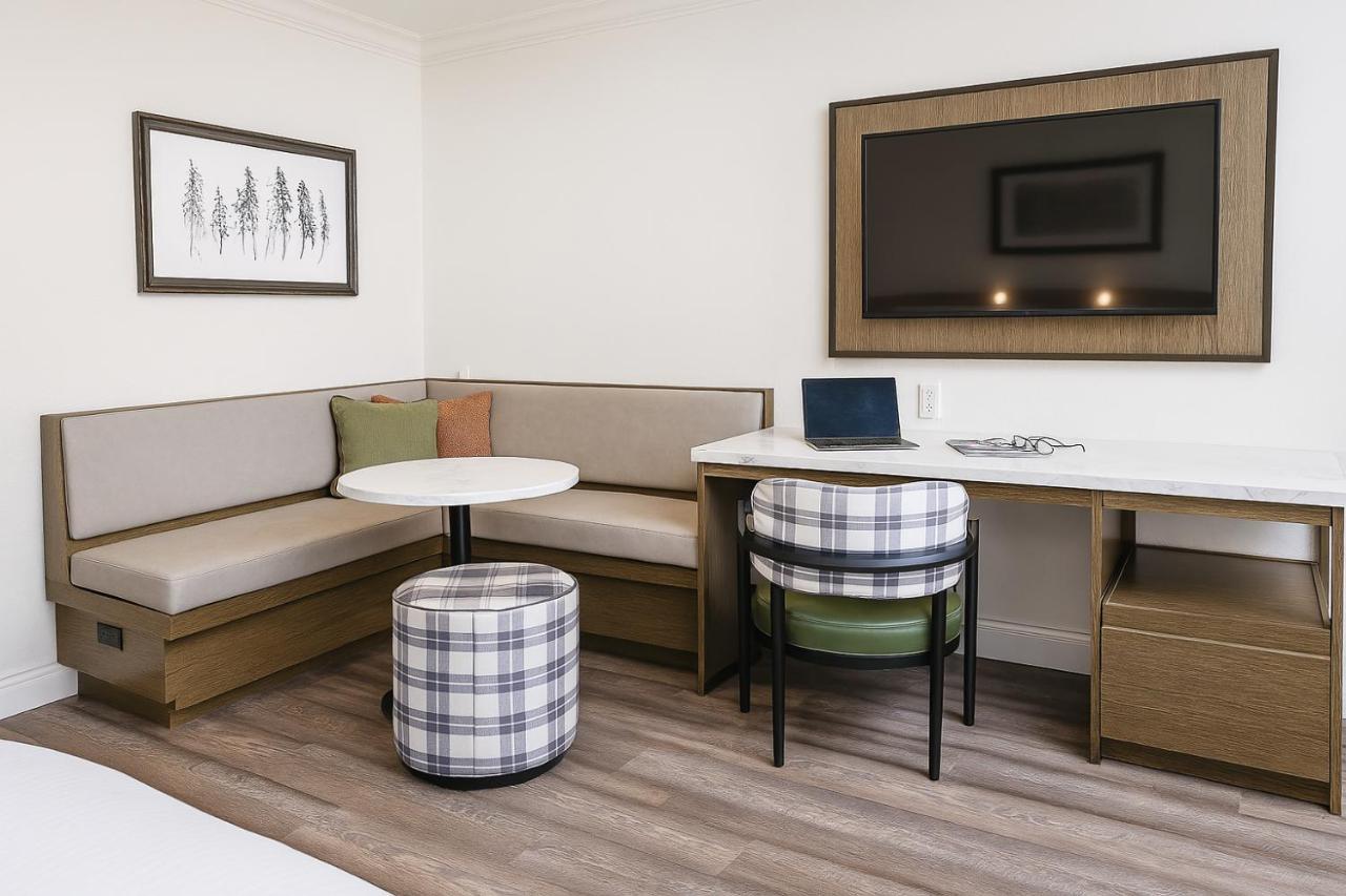 | The Woodrose- NEWLY RENOVATED
