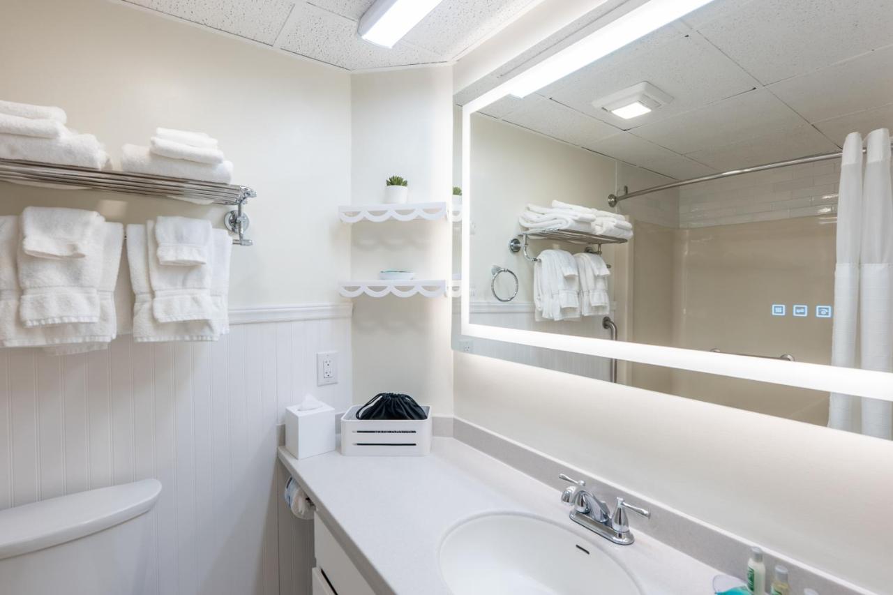 | Fireside Inn & Suites Gilford