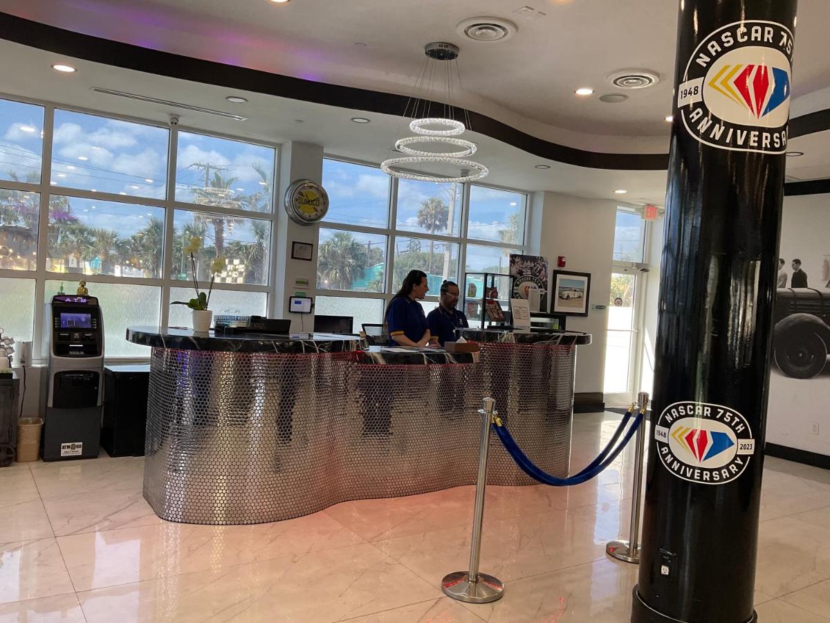 | Streamline Hotel
