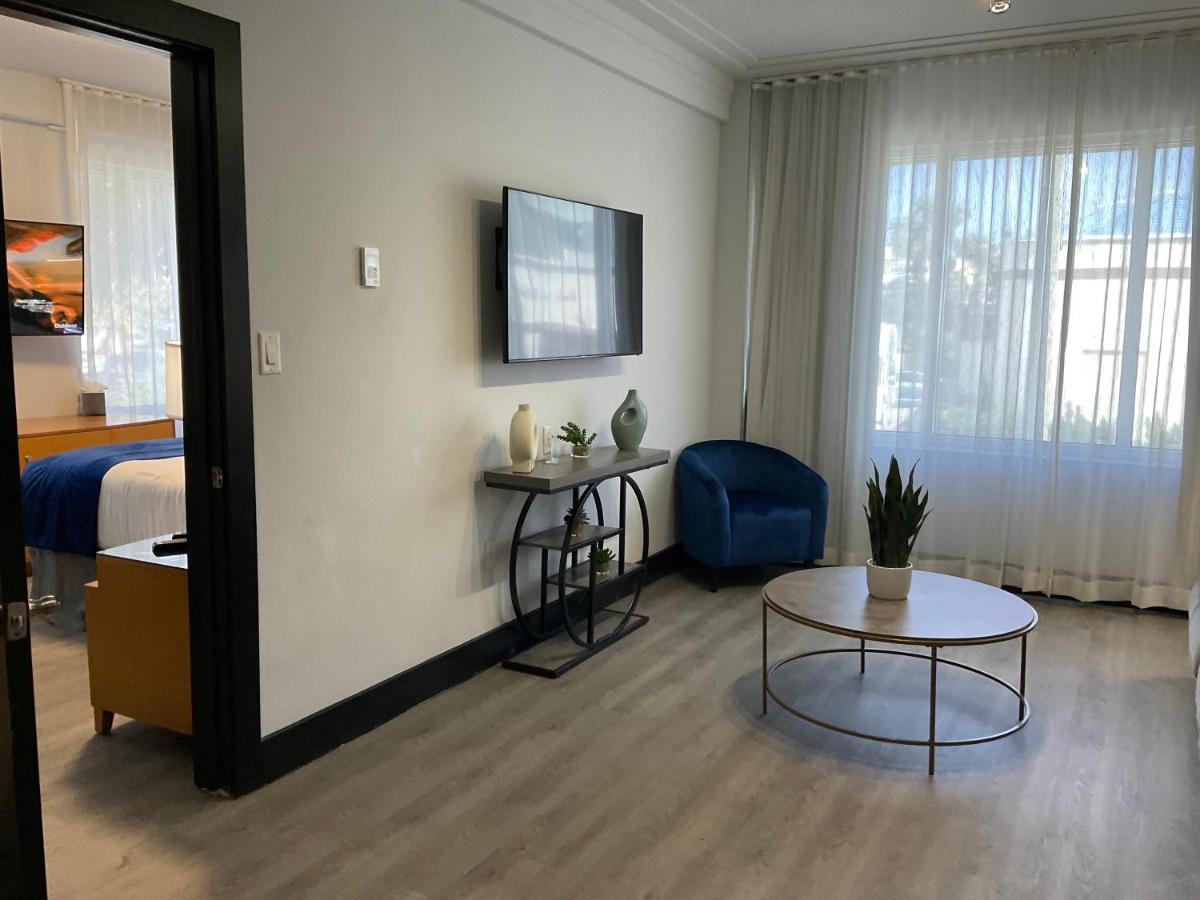 King Room with Sea View at Streamline Hotel