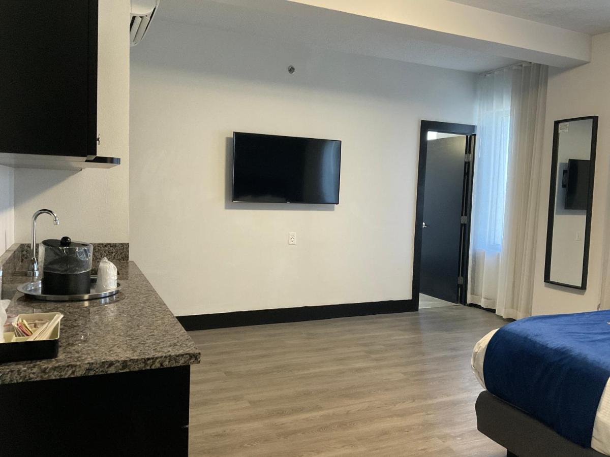 | Streamline Hotel