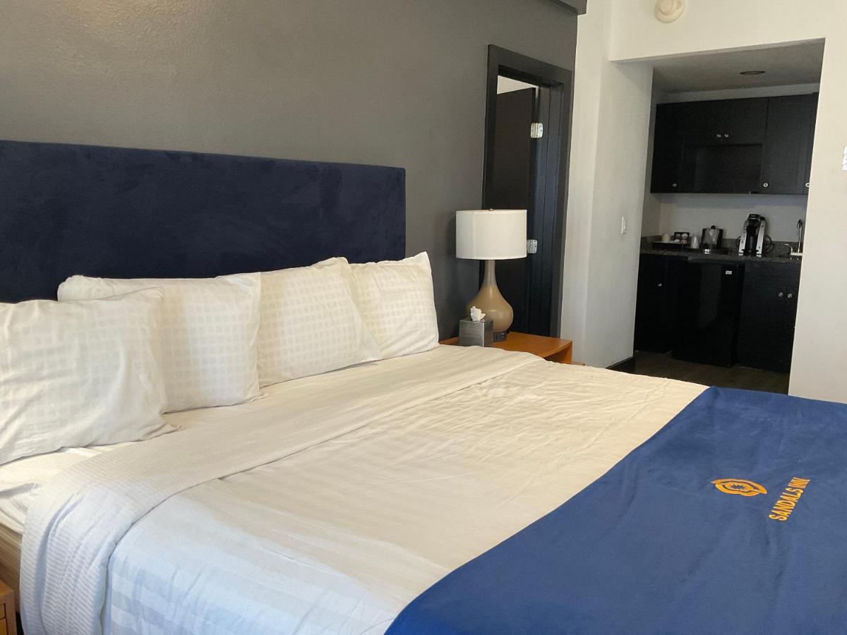 Two-Bedroom Suite at Streamline Hotel
