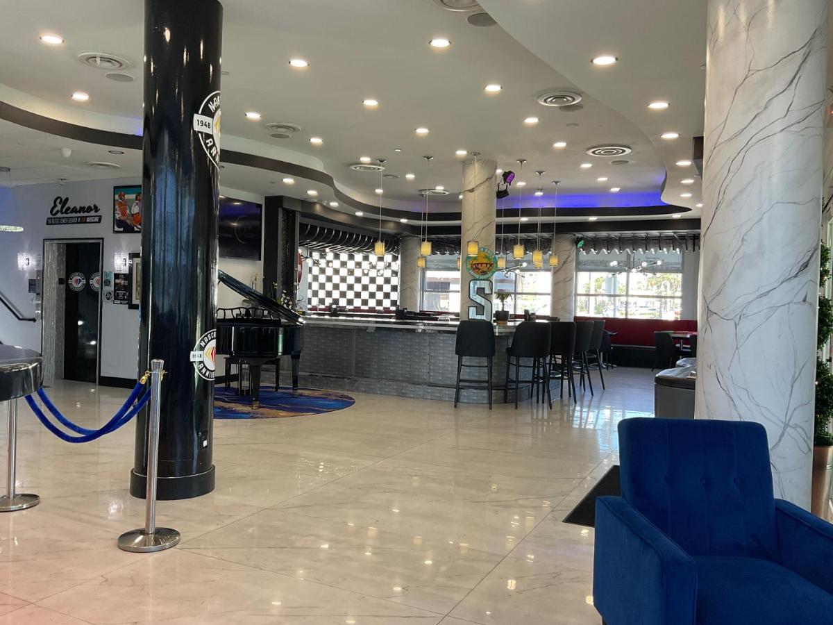  | Streamline Hotel