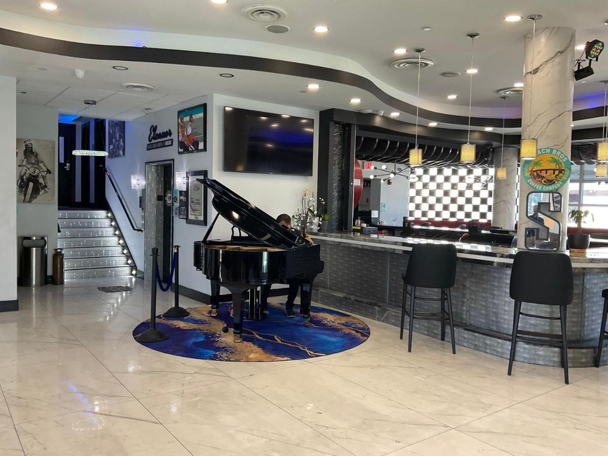 | Streamline Hotel