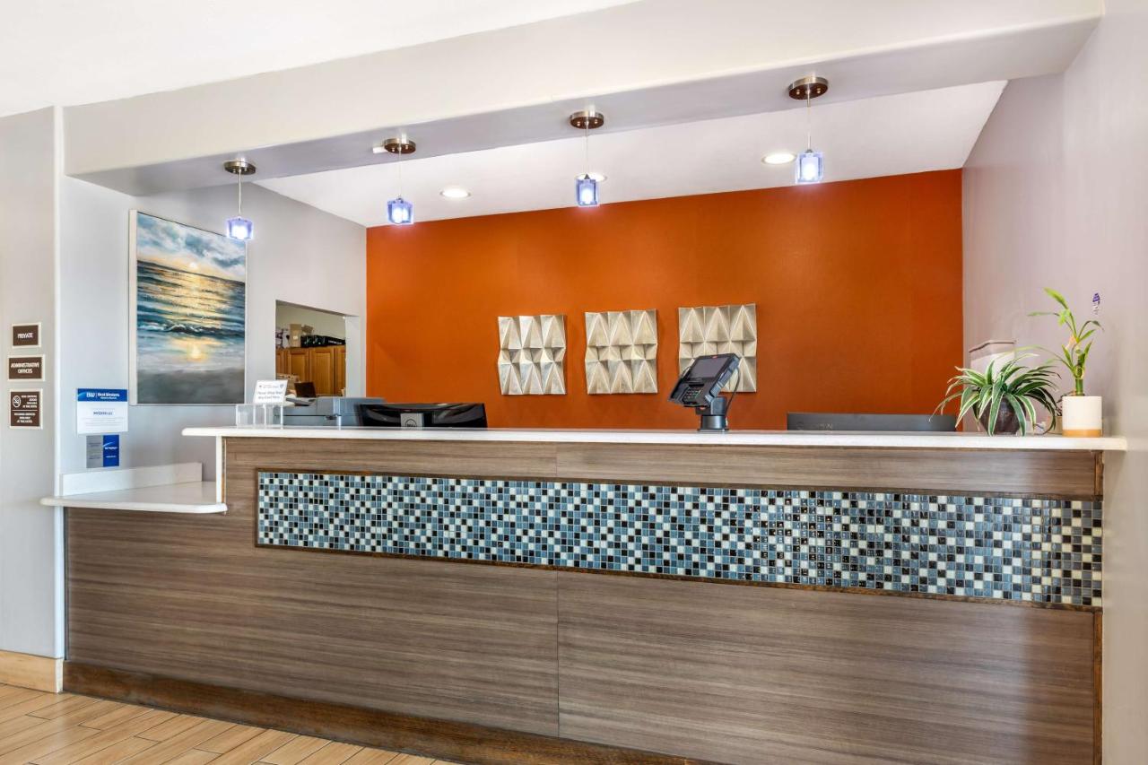 | Best Western Club House Inn & Suites