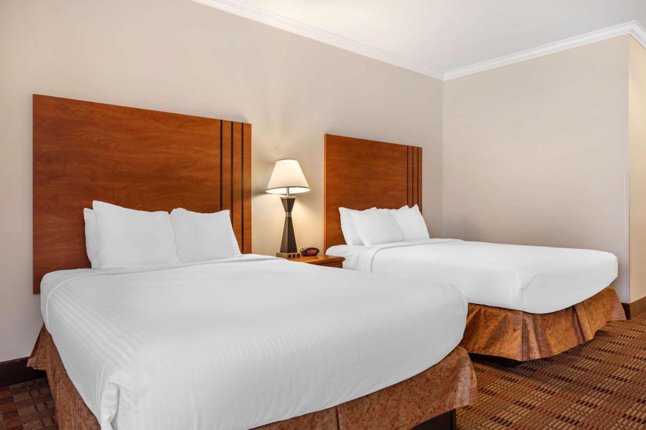 Queen Room with Two Queen Beds - Non Smoking at Best Western Club House Inn & Suites