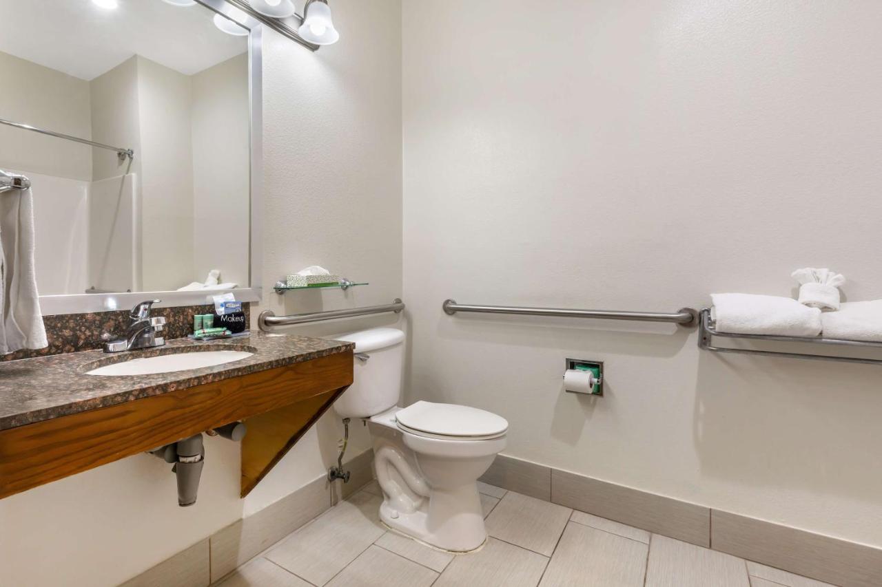 | Best Western Club House Inn & Suites