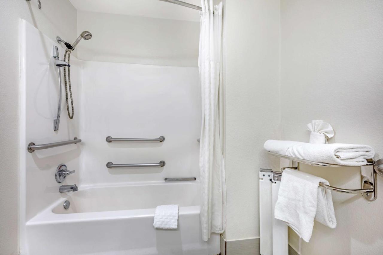 | Best Western Club House Inn & Suites
