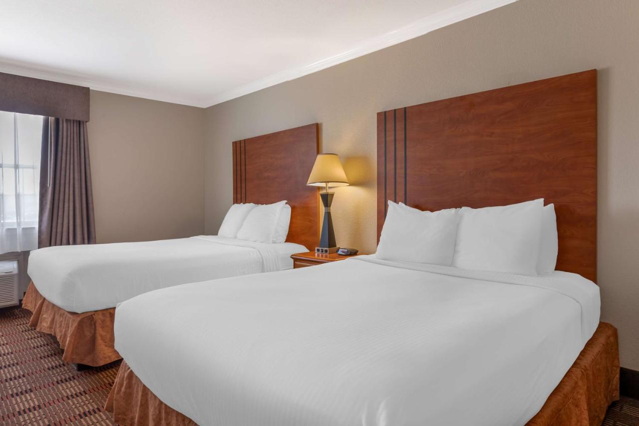 | Best Western Club House Inn & Suites