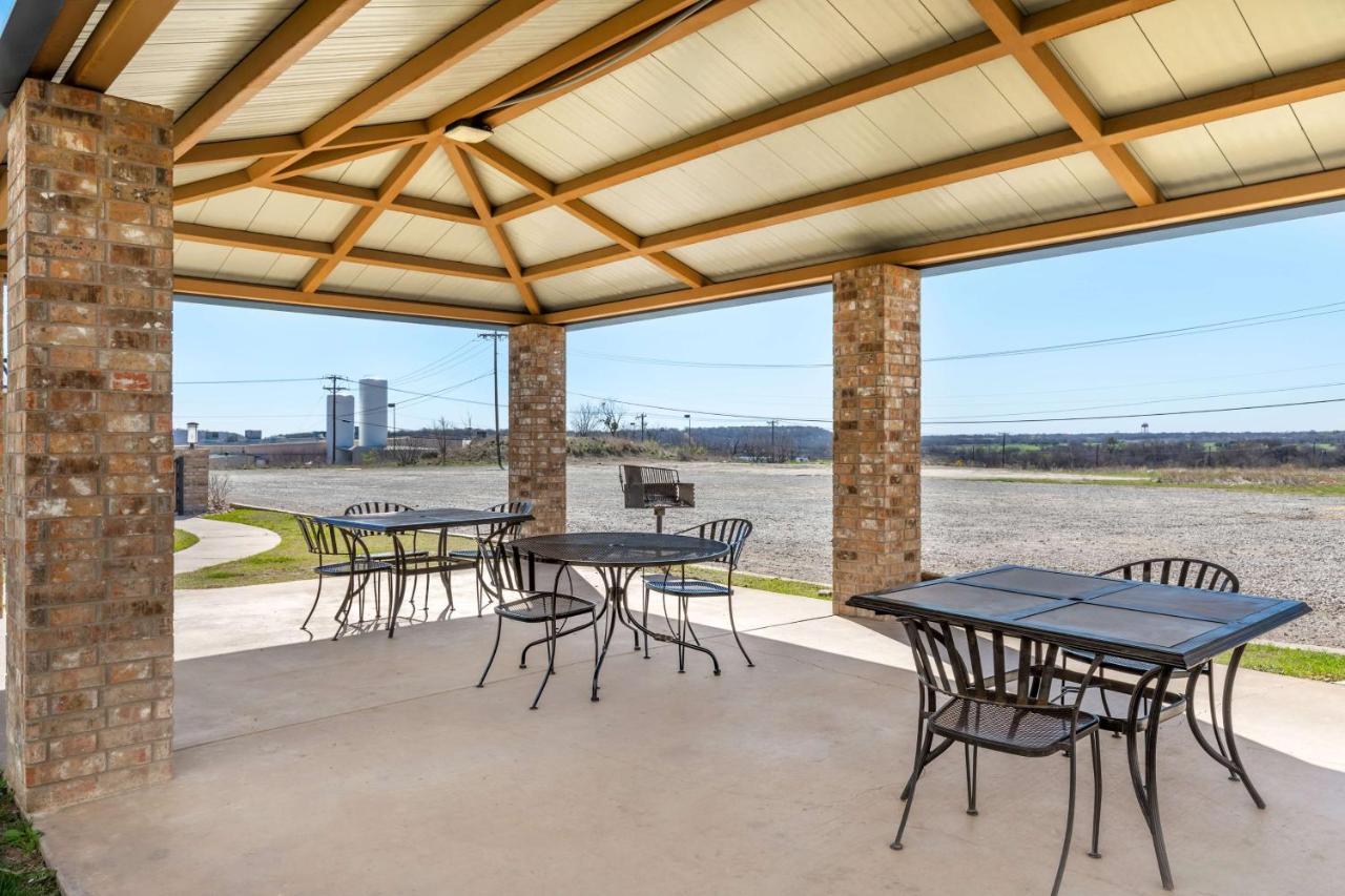 | Best Western Club House Inn & Suites
