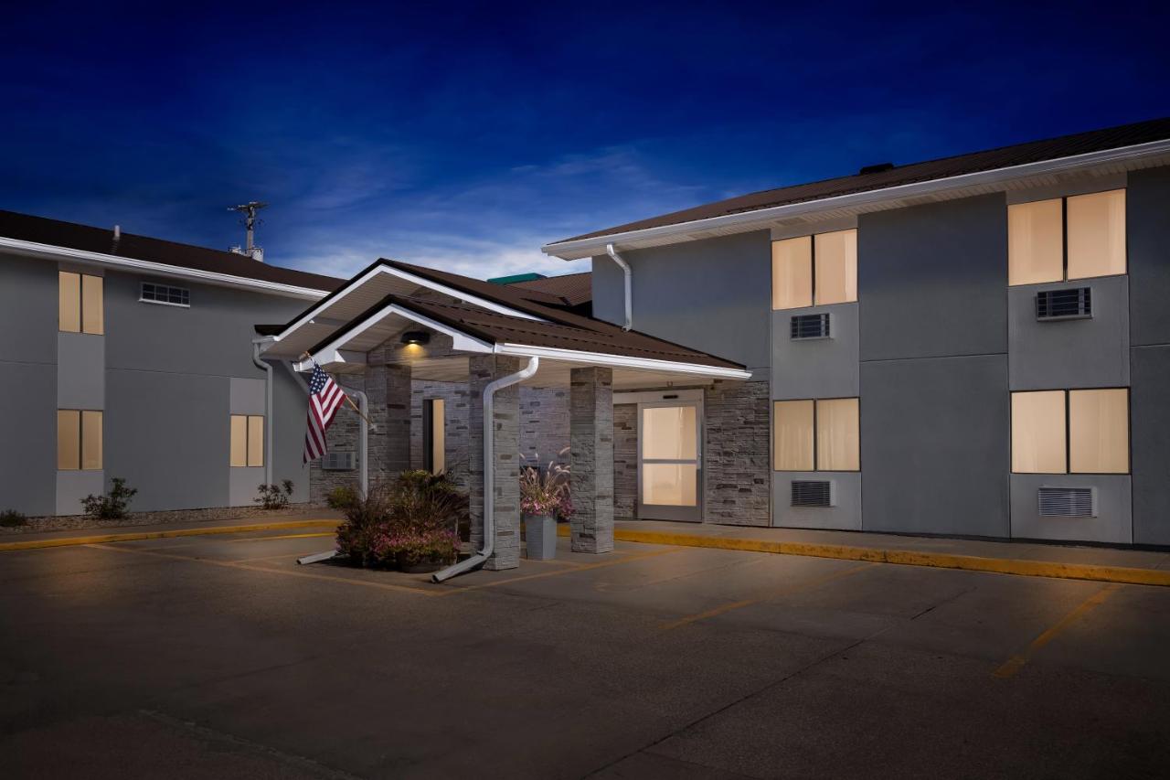  | Super 8 by Wyndham Oskaloosa IA