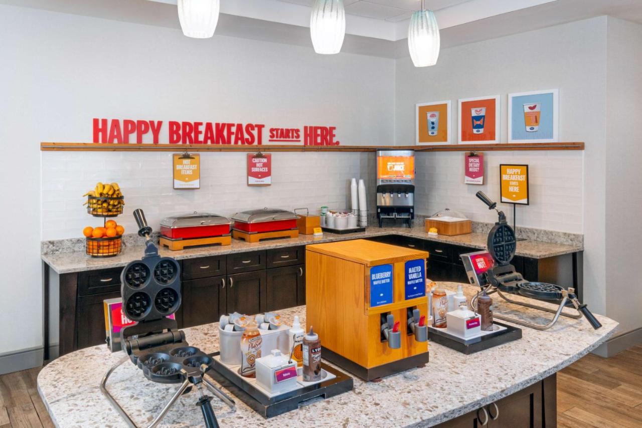 | Hampton Inn and Suites Clearwater Beach