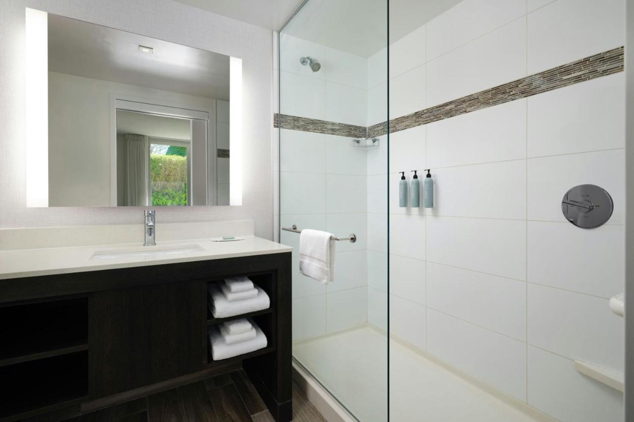 King Studio with Partial Ocean View at Residence Inn by Marriott Miami Beach Surfside