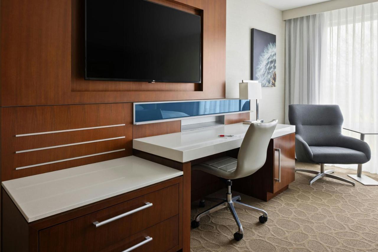 Guest room, 1 King, River view, patio at South Sioux City Marriott Riverfront