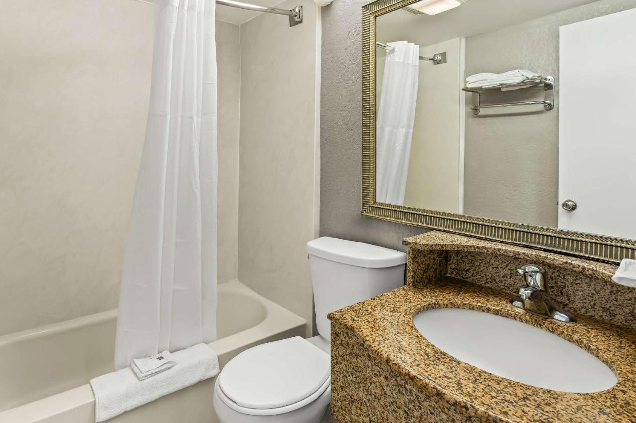 | Motel 6 Lester - Philadelphia Airport