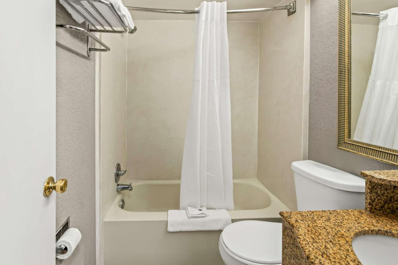 | Motel 6 Lester - Philadelphia Airport