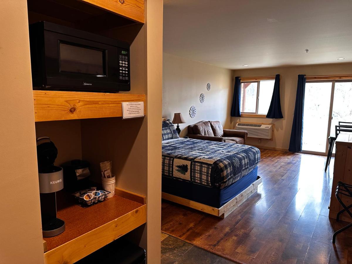 | Methow River Lodge