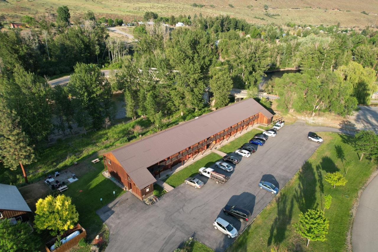 | Methow River Lodge