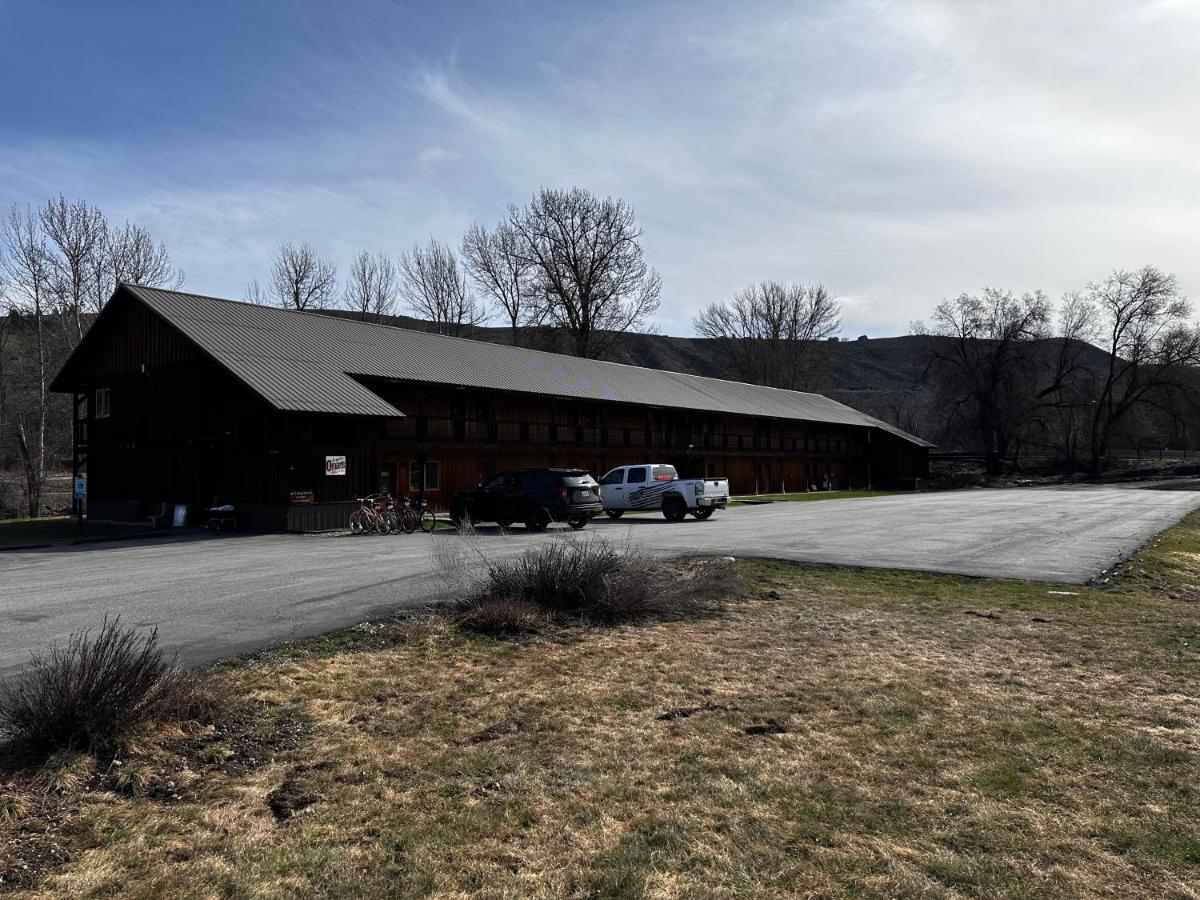 | Methow River Lodge