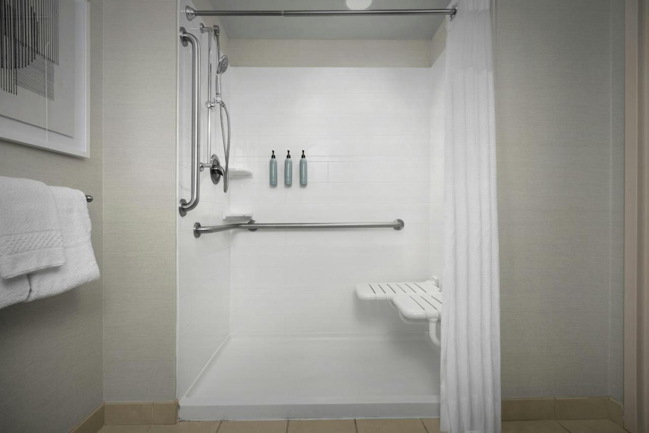 | Courtyard by Marriott Salisbury