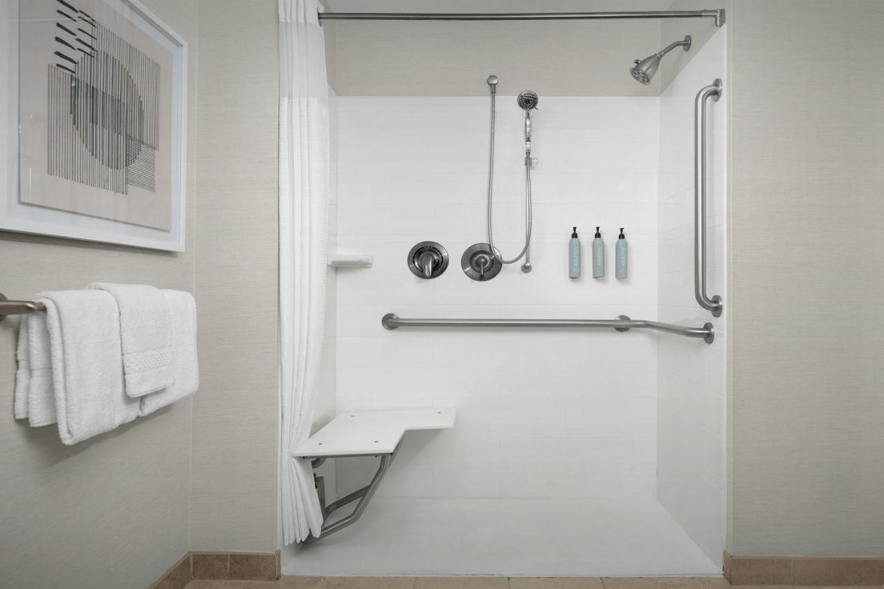 | Courtyard by Marriott Salisbury