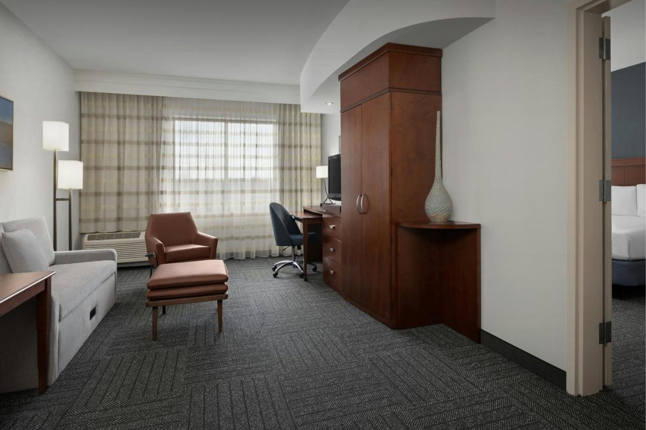 | Courtyard by Marriott Salisbury