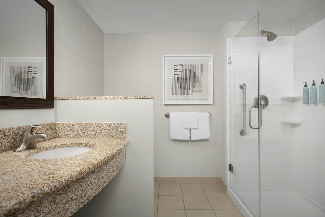 | Courtyard by Marriott Salisbury